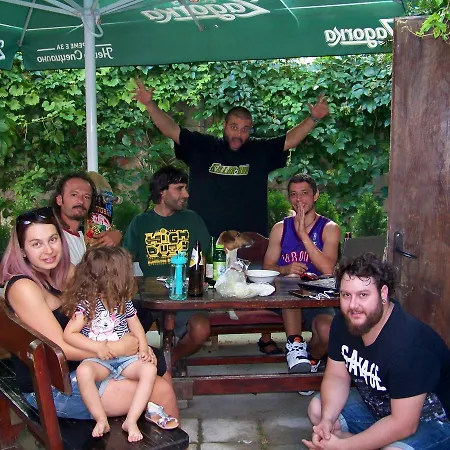 Yo Ho Hostel *