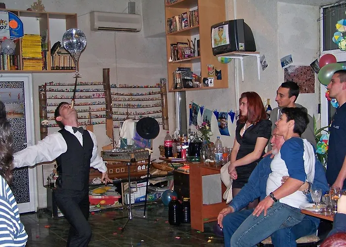 Yo Ho بيت شباب