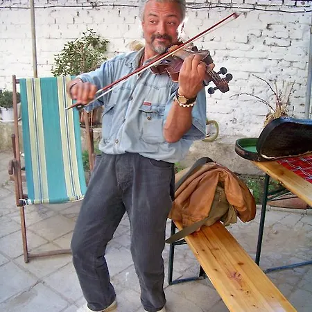 אכסניה Yo Ho *
